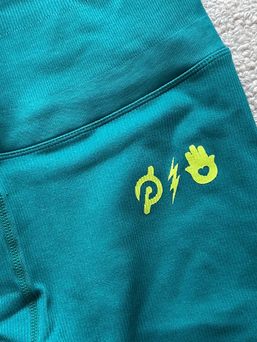 Size M/L Peloton x Spiritual Gangster "Never Knocked Out" High-Waisted Leggings